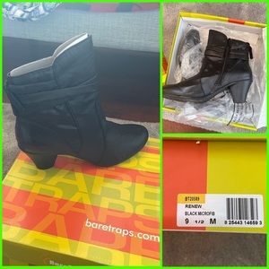 Bare traps Black Boots! Like New!